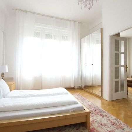 Standard Apartment By Hi5 - Madach Imre 1 Будапеща Екстериор снимка