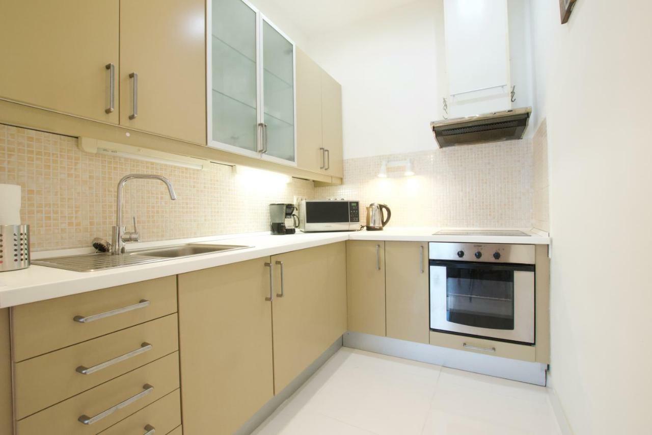 Standard Apartment By Hi5 - Madach Imre 1 Будапеща Екстериор снимка