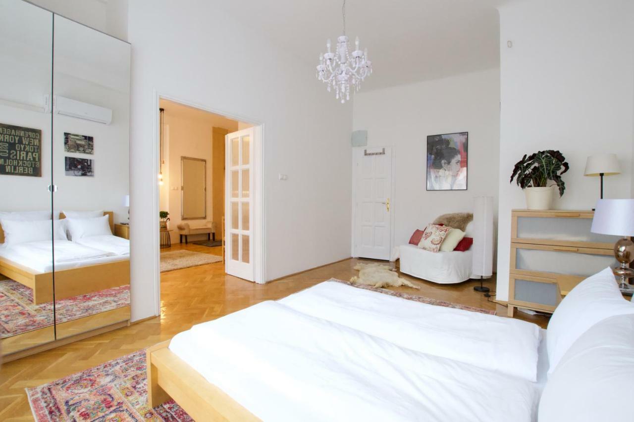 Standard Apartment By Hi5 - Madach Imre 1 Будапеща Екстериор снимка